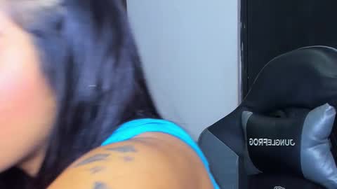 Snapshot of violet_and_myers chatting on February 2026 04:21:02 AM Violet and Myers online show from February 2026 04:21:02 AM