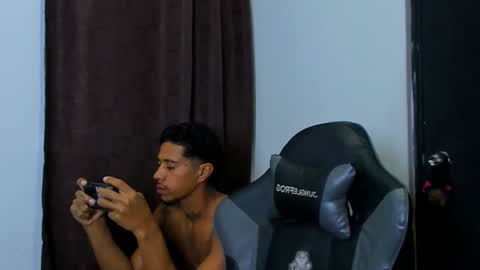 Snapshot of violet_and_myers chatting on March 2026 06:55:01 PM Violet and Myers online show from March 2026 06:55:01 PM