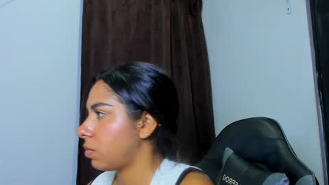 Snapshot of violet_and_myers chatting on April 2026 06:27:02 PM Violet and Myers online show from April 2026 06:27:02 PM