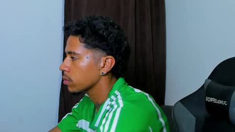 Snapshot of violet_and_myers chatting on April 2026 06:51:02 AM Violet and Myers online show from April 2026 06:51:02 AM