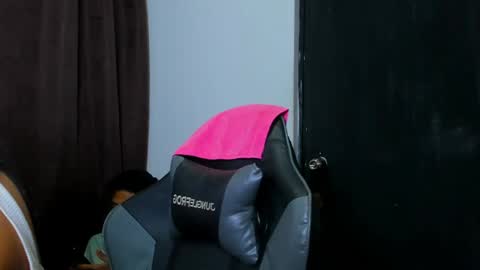 Snapshot of violet_and_myers chatting on April 2026 10:44:02 PM Violet and Myers online show from April 2026 10:44:02 PM