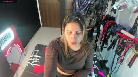 Kim online show from October 2025 08:42:02 PM