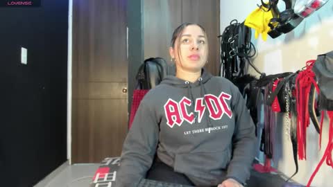 Kim online show from March 2026 08:37:01 PM