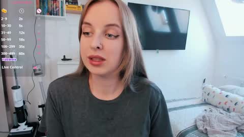 Violet online show from April 2026 12:08:02 PM