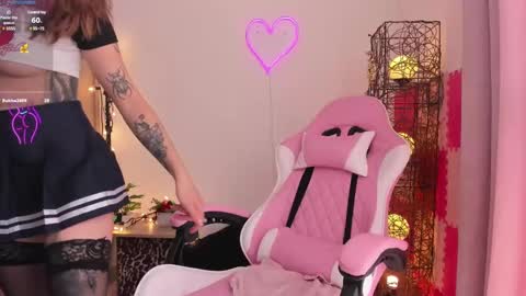 violet online show from February 2025 05:04:01 PM