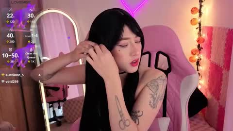 violet online show from November 2025 07:08:02 PM