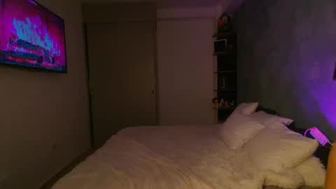 Snapshot of violet_gil_ chatting on April 2026 05:21:02 PM Violet independent model online show from April 2026 05:21:02 PM