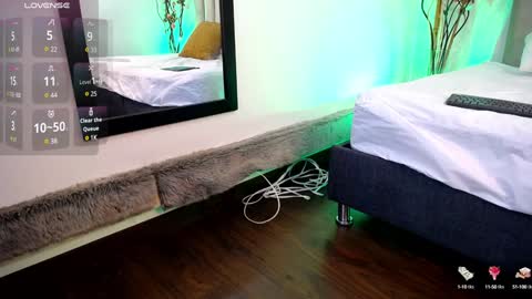 Snapshot of violet_jonesss chatting on December 2024 05:30:01 PM Violet Jones online show from December 2024 05:30:01 PM