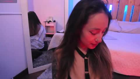 Snapshot of violet_jonesss chatting on September 2025 02:55:01 PM Violet Jones online show from September 2025 02:55:01 PM