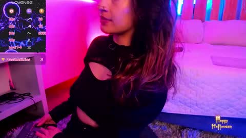 Snapshot of violet_jonesss chatting on October 2025 02:26:01 PM Violet Jones online show from October 2025 02:26:01 PM