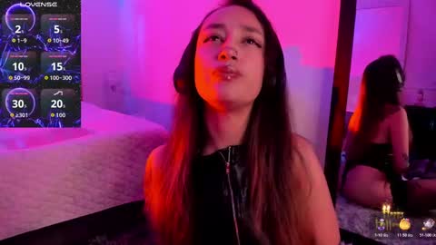 Snapshot of violet_jonesss chatting on October 2025 02:57:02 PM Violet Jones online show from October 2025 02:57:02 PM