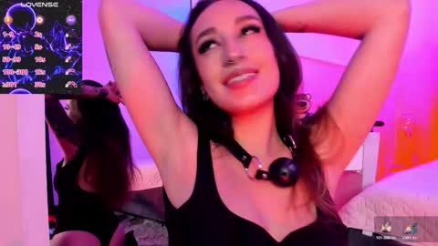 Snapshot of violet_jonesss chatting on November 2025 02:17:01 PM Violet Jones online show from November 2025 02:17:01 PM