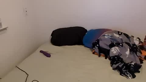Violet Kitty online show from June 2026 05:01:02 AM