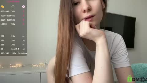 Violet Lyn online show from April 2026 12:31:01 PM
