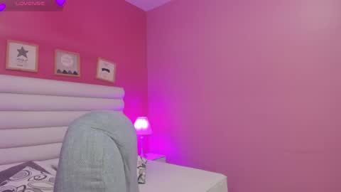 violet_sinclair online show from June 2026 11:34:01 AM