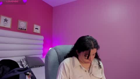 Snapshot of violet_sinclair chatting on July 2026 11:16:02 AM violet_sinclair online show from July 2026 11:16:02 AM