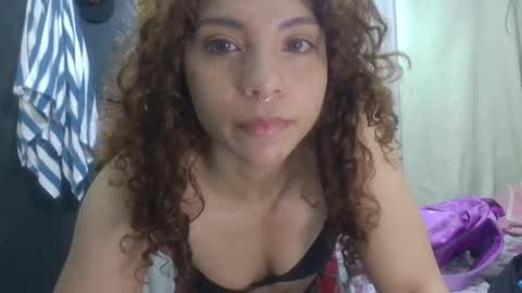 Snapshot of violet_smmithh chatting on April 2026 12:22:02 AM Violet online show from April 2026 12:22:02 AM