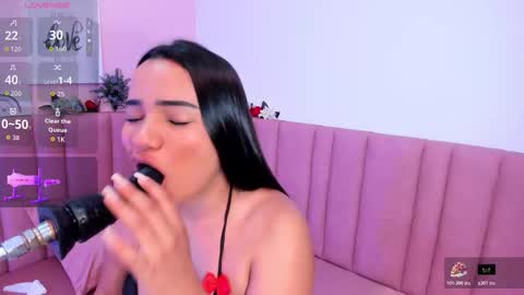 Violet online show from November 2025 08:18:02 PM