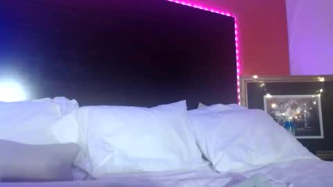 Snapshot of violet_winter97 chatting on February 2026 06:01:01 AM violet_winter97 online show from February 2026 06:01:01 AM