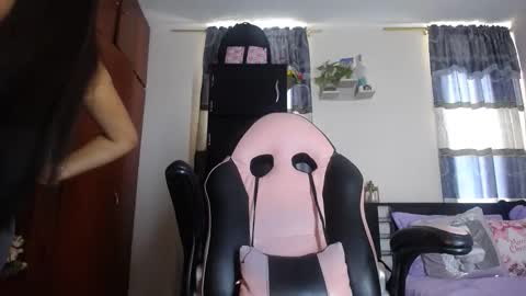 Snapshot of violeta_campbell chatting on November 2025 04:22:02 PM violeta.. online show from November 2025 04:22:02 PM