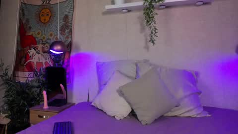 Violeta  online show from September 2025 11:48:01 AM