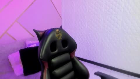     online show from February 2026 09:22:02 PM