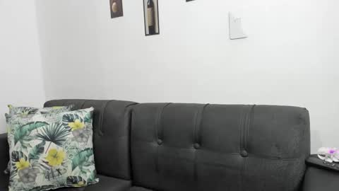 violeta_gracee online show from November 2025 11:37:01 PM