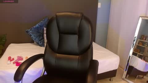 Violeta leon online show from September 2025 03:17:01 AM