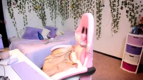 Violeta online show from October 2025 04:58:01 PM