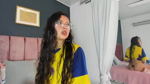Snapshot of violeta_muns chatting on June 2026 05:55:01 PM Violeta online show from June 2026 05:55:01 PM