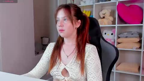 Snapshot of violeta_paul chatting on June 2026 09:03:02 AM Violeta online show from June 2026 09:03:02 AM