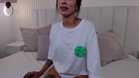 Snapshot of violeta_rodriguez_ chatting on March 2026 08:12:01 PM Violeta Rodriguez online show from March 2026 08:12:01 PM