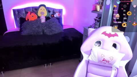 Violeta  Help me reach 150 thumbs up    online show from December 2024 02:14:02 AM