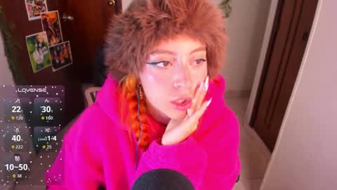 Snapshot of violetaarey chatting on January 2026 11:29:01 PM Violeta Help me reach 150 thumbs up online show from January 2026 11:29:01 PM