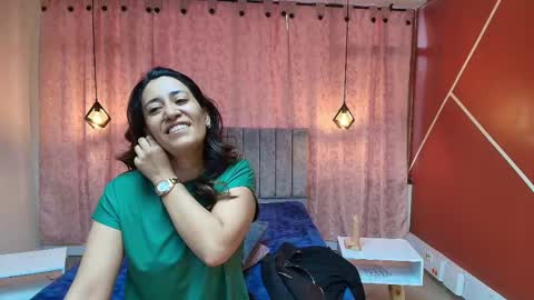 VIOLETA online show from September 2025 02:54:01 PM