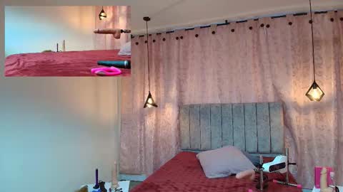 VIOLETA online show from November 2025 12:41:02 PM