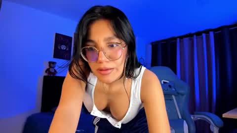 Violet online show from October 2025 02:44:01 AM