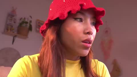 Snapshot of violeth___ chatting on September 2025 11:04:02 AM violeth___ online show from September 2025 11:04:02 AM
