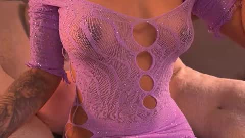 Snapshot of violeth___ chatting on October 2025 11:18:01 AM violeth___ online show from October 2025 11:18:01 AM