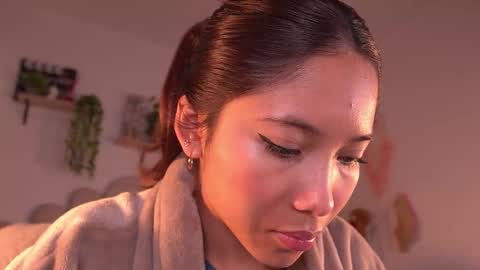 Snapshot of violeth___ chatting on October 2025 11:22:01 AM violeth___ online show from October 2025 11:22:01 AM