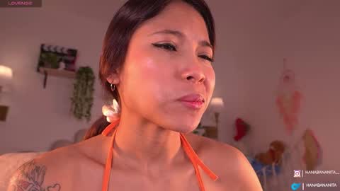 Snapshot of violeth___ chatting on October 2025 11:35:01 AM violeth___ online show from October 2025 11:35:01 AM