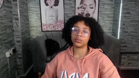 violeth_b online show from September 2025 12:38:02 PM