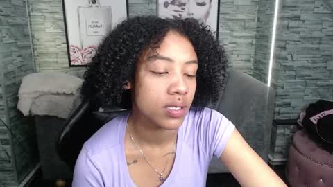 violeth_b online show from September 2025 12:40:01 PM