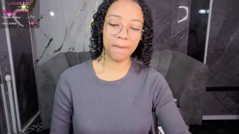 violeth_b online show from February 2026 12:50:02 PM