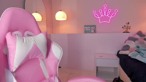 Violeth Hill online show from February 2025 07:30:01 PM