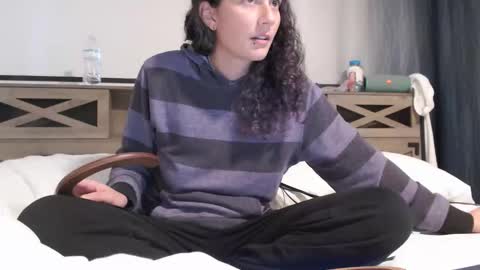 Snapshot of violethooper chatting on February 2026 09:35:02 PM Violet Hooper online show from February 2026 09:35:02 PM