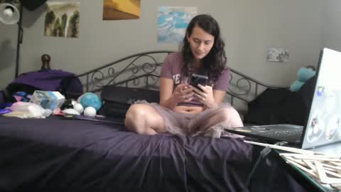Snapshot of violethooper chatting on April 2026 03:17:02 PM Violet Hooper online show from April 2026 03:17:02 PM