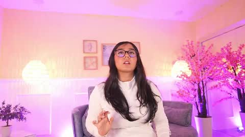 Snapshot of violetjonesx chatting on May 2026 11:48:01 AM violetjonesx online show from May 2026 11:48:01 AM