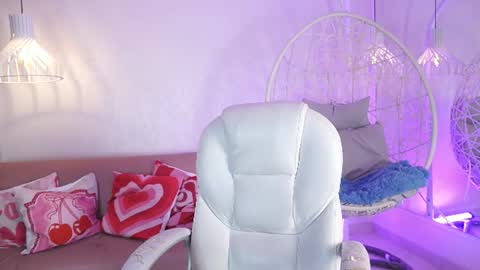 Snapshot of violetjonesx chatting on June 2026 11:35:02 AM violetjonesx online show from June 2026 11:35:02 AM
