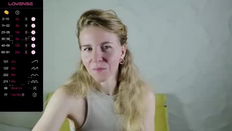 Snapshot of violetplath chatting on October 2025 10:13:02 AM Violet next stream December 6 online show from October 2025 10:13:02 AM